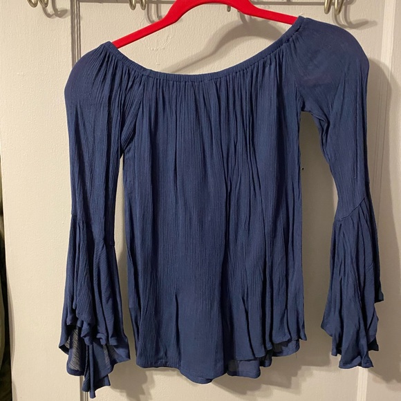 Off The Shoulder Blouse - Picture 2 of 2